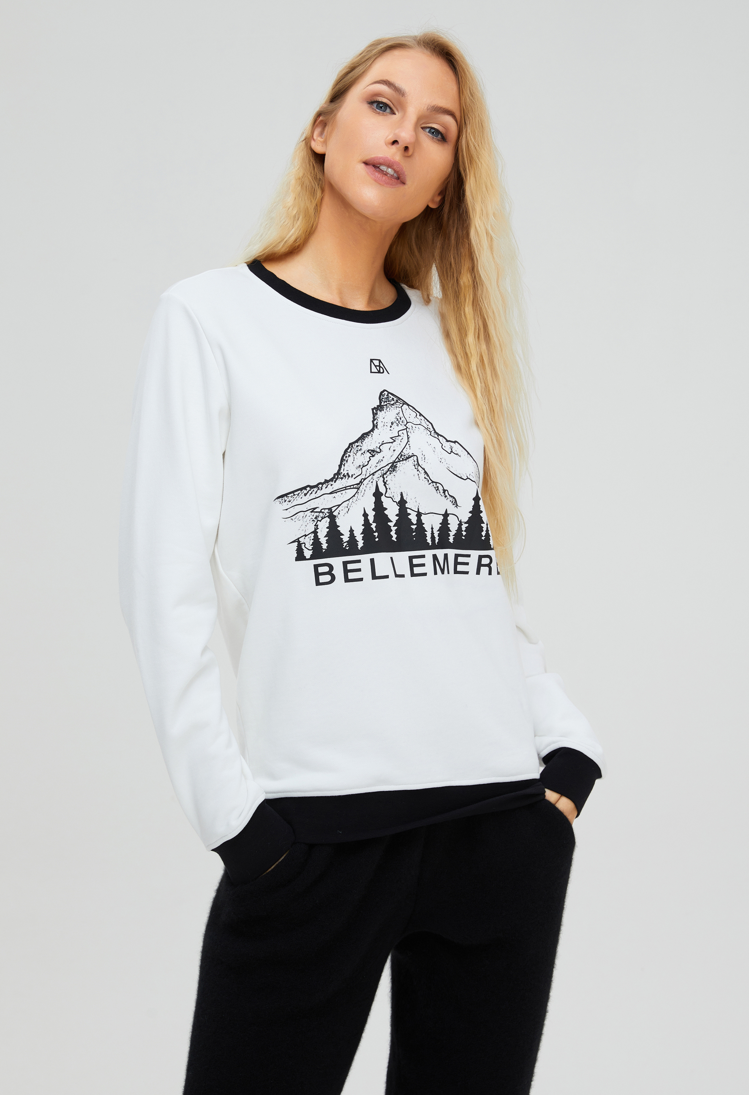 Pullover / Cotton / White / Sweater/ Mountain Printed