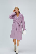 Lade das Bild in den Galerie-Viewer, Coat with Belt (Classic Knit Ribbed)
