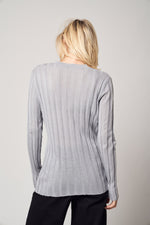 Lade das Bild in den Galerie-Viewer, Merino Wool | Women Sweater | Winter Sweater | Bellemere New York

