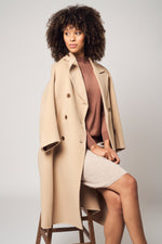 Lade das Bild in den Galerie-Viewer, Grand Double-Breasted Wool Coat
