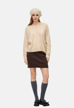 Lade das Bild in den Galerie-Viewer, Brushed Silk Cashmere V - Neck Sweater
