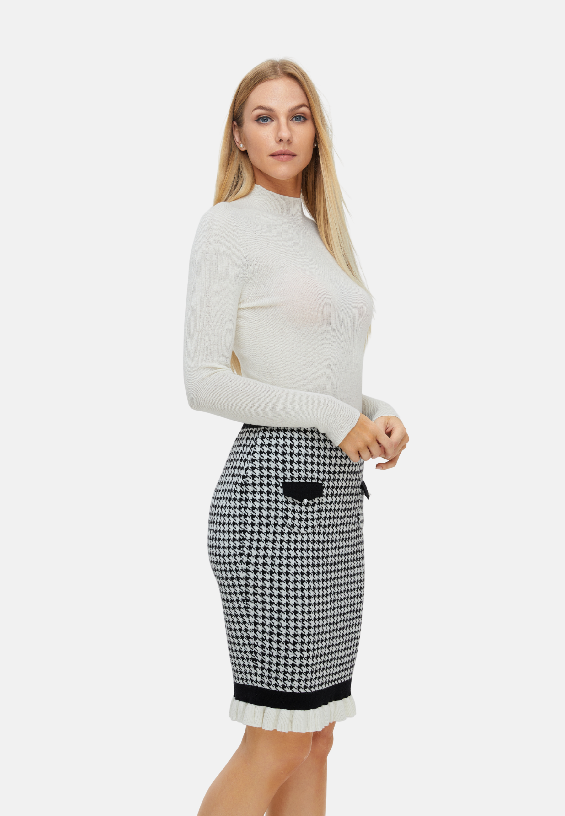 Fitted Mock-Neck Merino Sweater