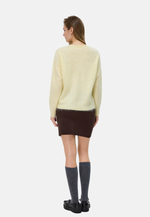 Lade das Bild in den Galerie-Viewer, Brushed Silk Cashmere V - Neck Sweater
