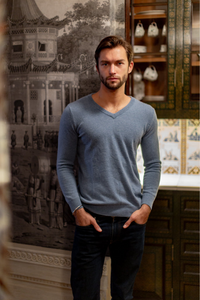 Solid V-Neck Merino-Cashmere Sweater436085029830898