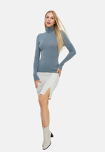 Lade das Bild in den Galerie-Viewer, Fitted Turtleneck Sweater (Cashmere &amp; Merino Wool)
