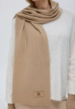 Load image into Gallery viewer, Flat-Ribbed Knit Merino Wool Scarf
