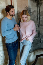 Lade das Bild in den Galerie-Viewer, Sabrina Boat Neck Merino-Cashmere Sweater
