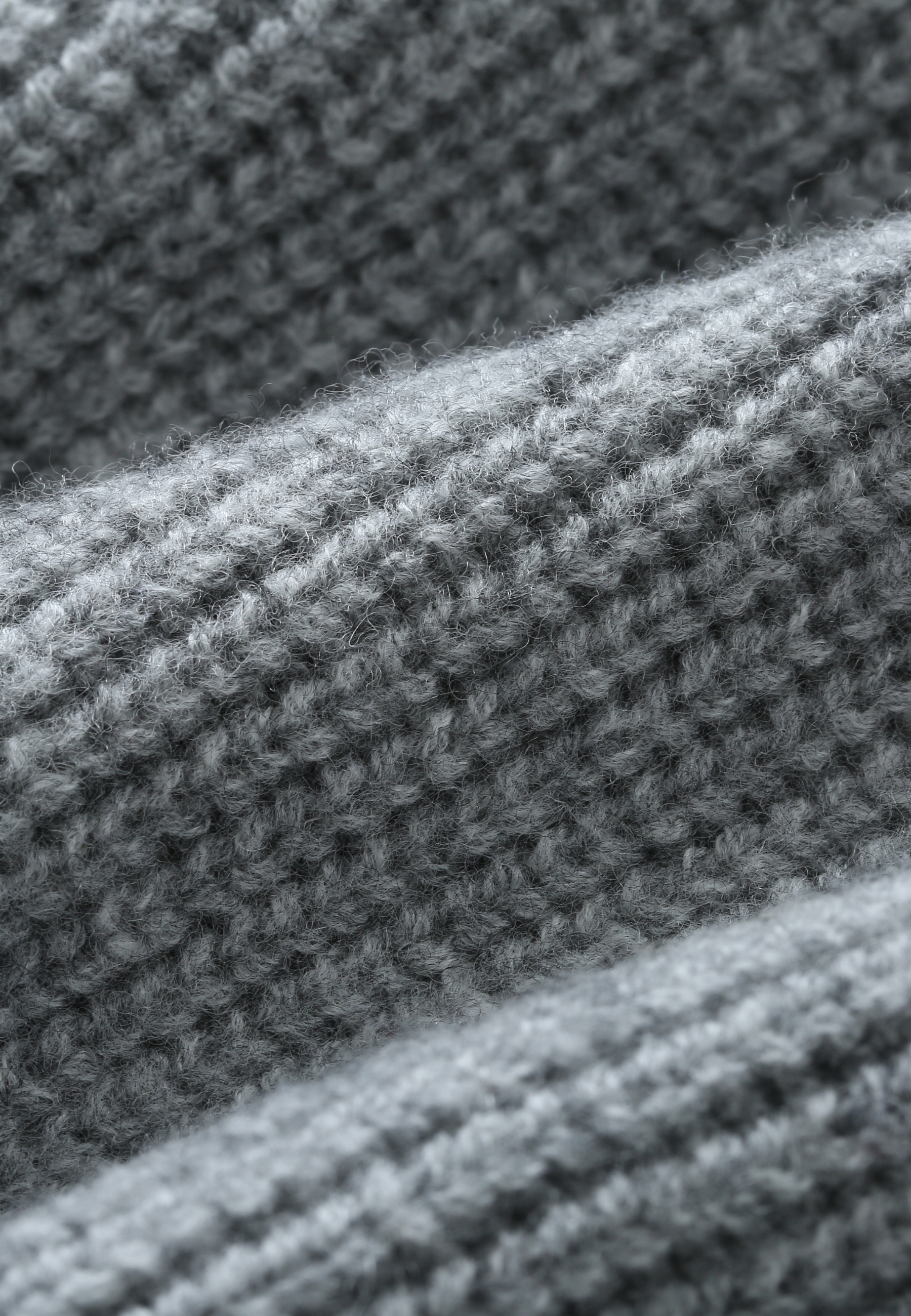 Single Cable Superfine Merino Pullover