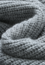 Load image into Gallery viewer, Single Cable Superfine Merino Pullover
