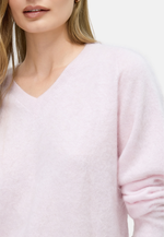 Lade das Bild in den Galerie-Viewer, Brushed Silk Cashmere V - Neck Sweater
