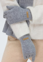 Load image into Gallery viewer, Flat-Ribbed Knit Merino Wool Gloves
