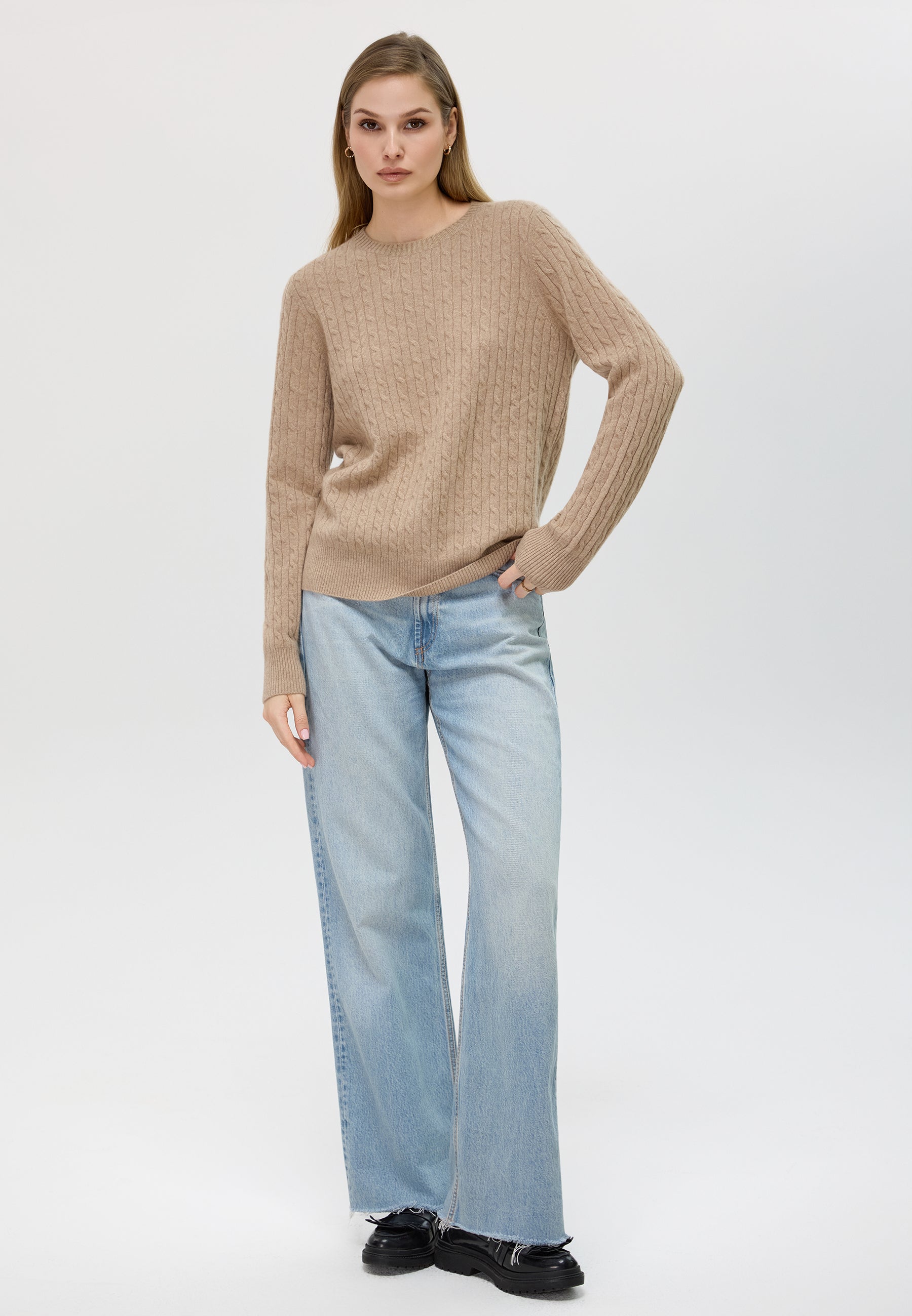 Cable-knit Crew Neck Cashmere Sweater