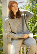Load image into Gallery viewer, Single Cable Superfine Merino Pullover

