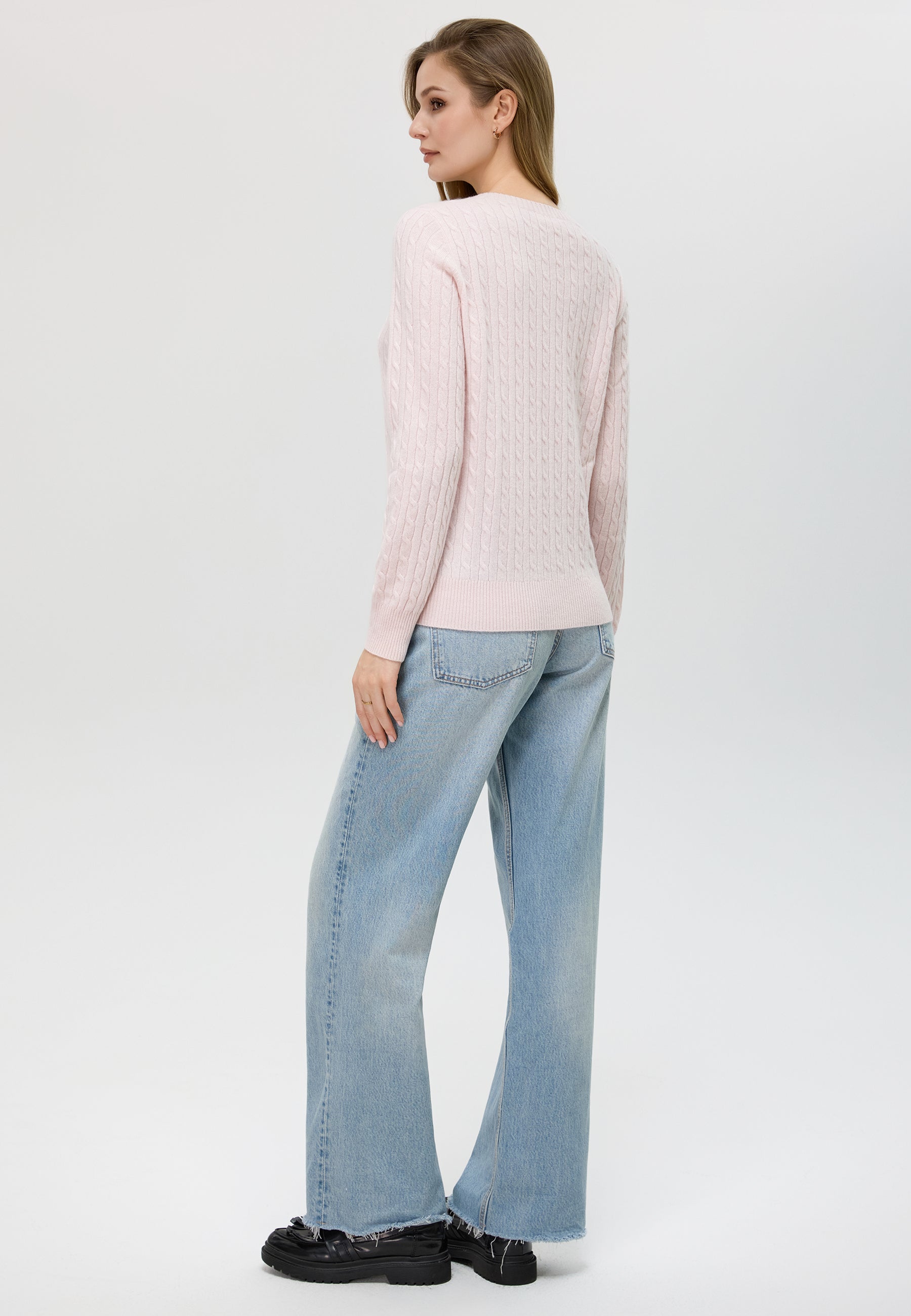Cable-knit Crew Neck Cashmere Sweater