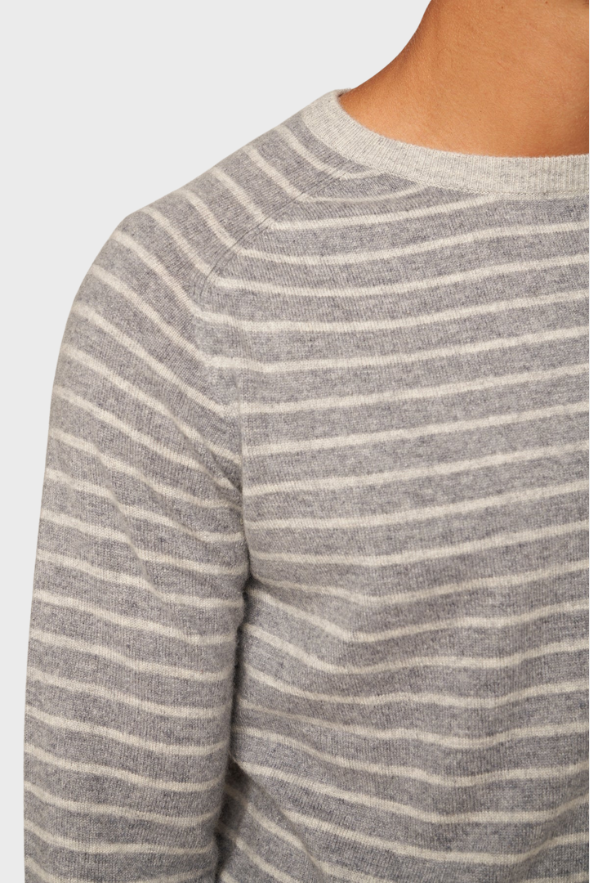 Pull en cachemire à rayures esthétique