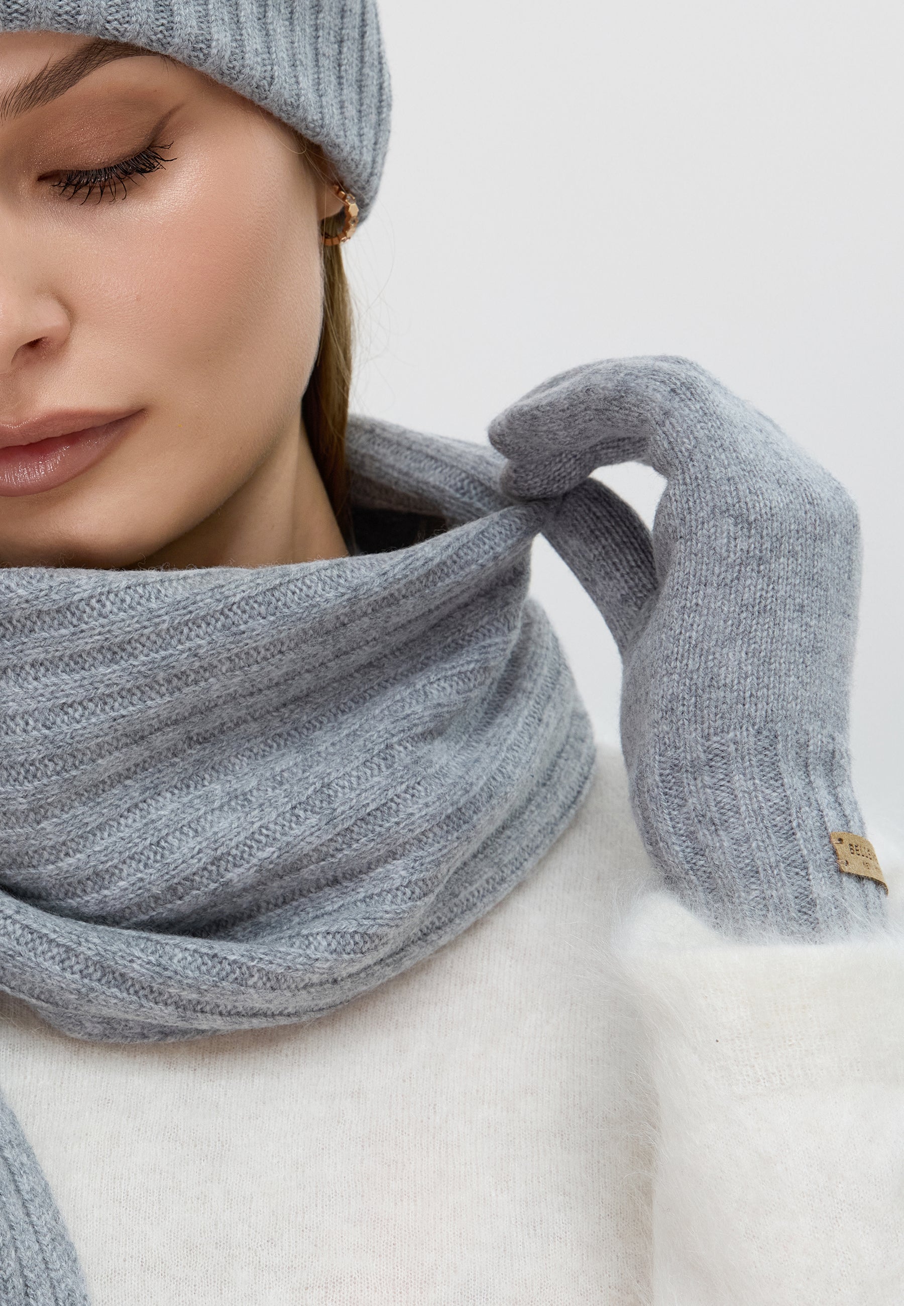 Flat-Ribbed Knit Merino Wool Gloves