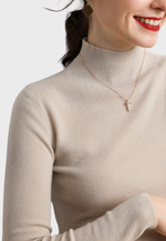 Lade das Bild in den Galerie-Viewer, Fitted Mock-Neck Merino Sweater
