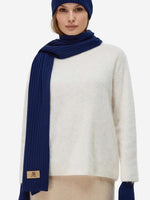 Load image into Gallery viewer, Merino Wool Gift Set (Scarf + Hat)
