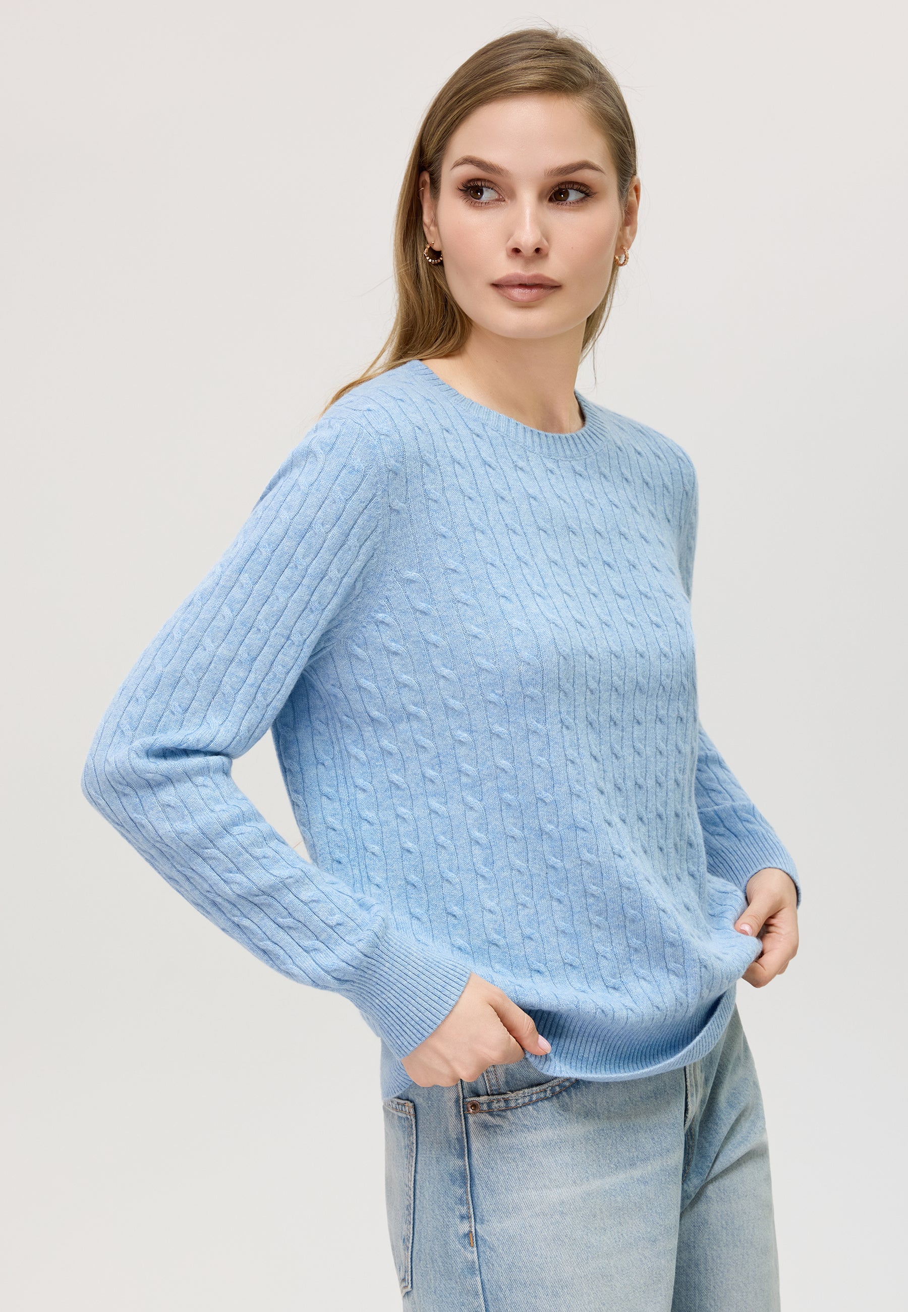 Cable-knit Crew Neck Cashmere Sweater