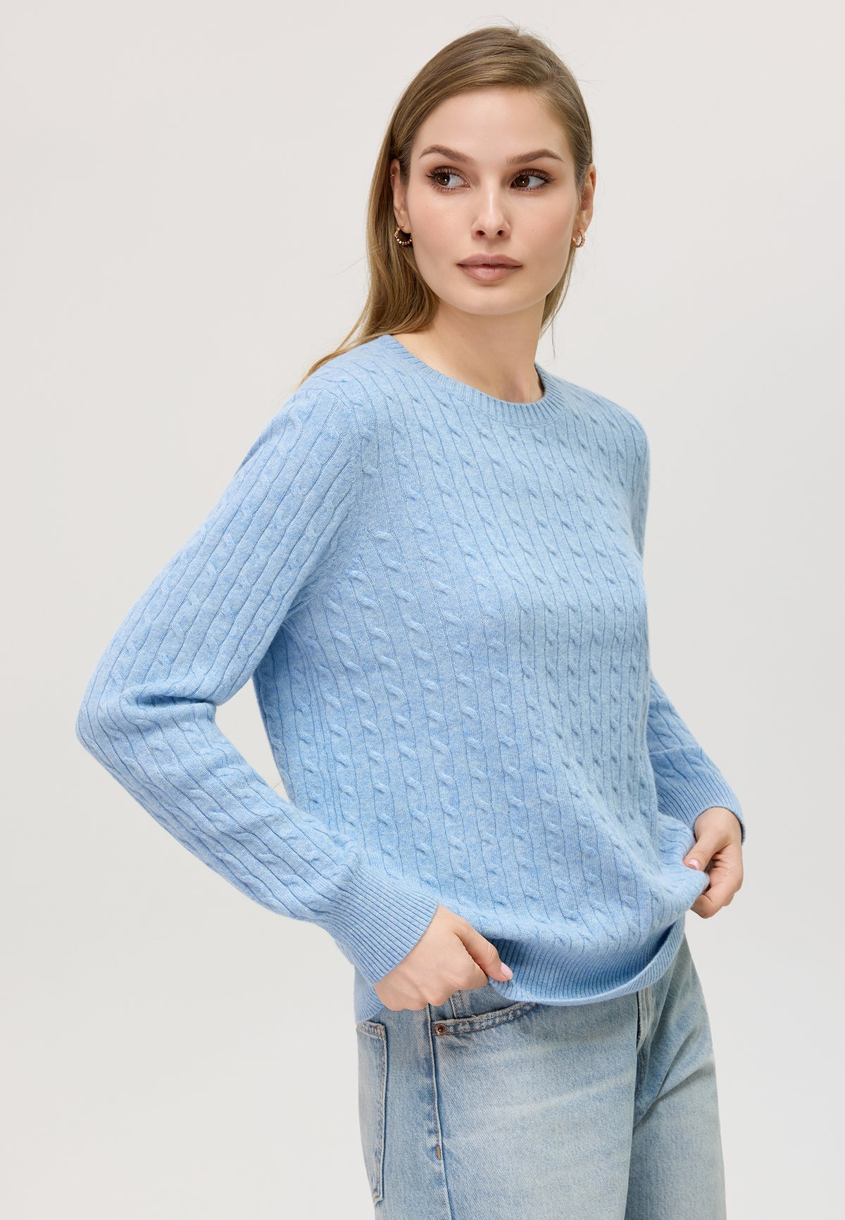 Cable-knit Crew Neck Cashmere Sweater