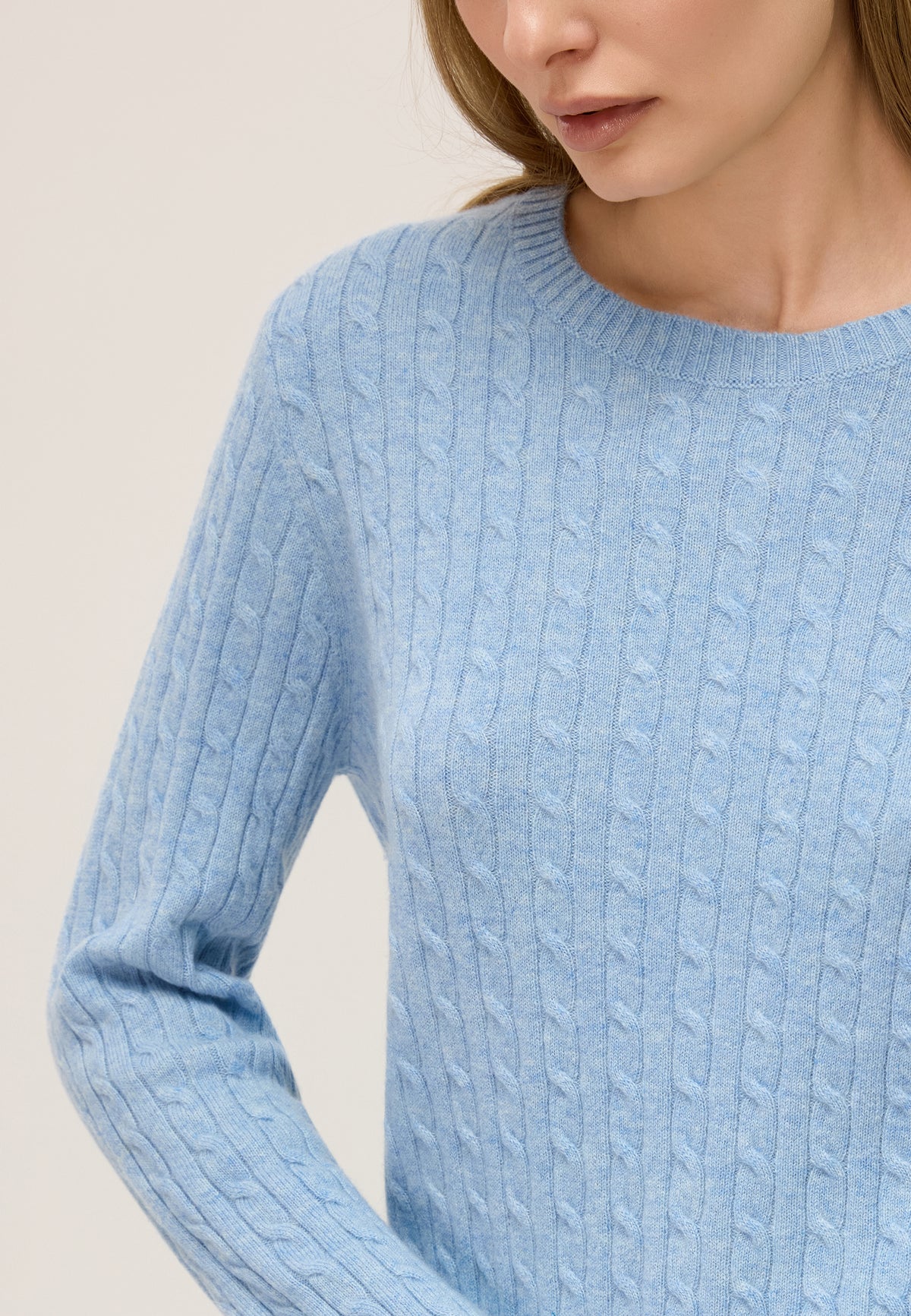Cable-knit Crew Neck Cashmere Sweater