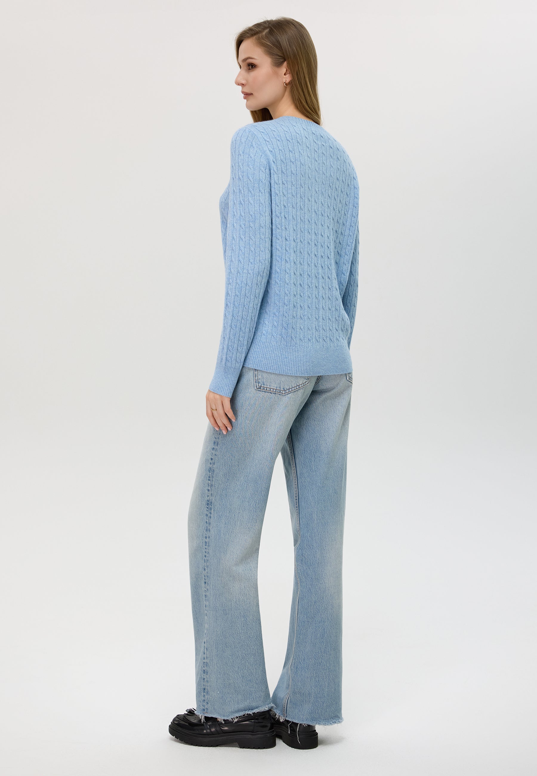 Cable-knit Crew Neck Cashmere Sweater