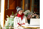 Lade das Bild in den Galerie-Viewer, Cashmere Beret with Fur Pom Beret
