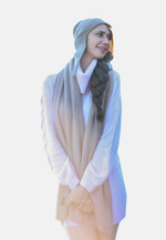 Lade das Bild in den Galerie-Viewer, Merino-Cashmere Turtleneck Mini-Sweater
