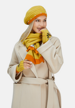 Lade das Bild in den Galerie-Viewer, Houndstooth Pearled Cashmere Berets
