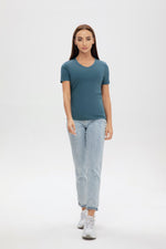 Charger l&#39;image dans la galerie, 190g Mercerized Cotton Women V Neck T-shirt - Bellemere New York 
