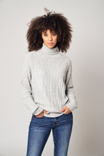 Lade das Bild in den Galerie-Viewer, Cashmere | Turtle Neck Winter Sweater | Women Long Sleeve Sweater | Bellemere New York

