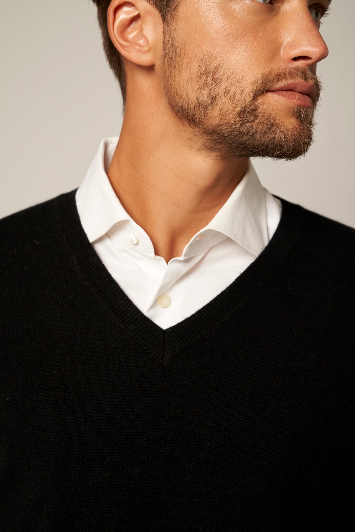 Solid V-Neck Merino Cashmere Sweater