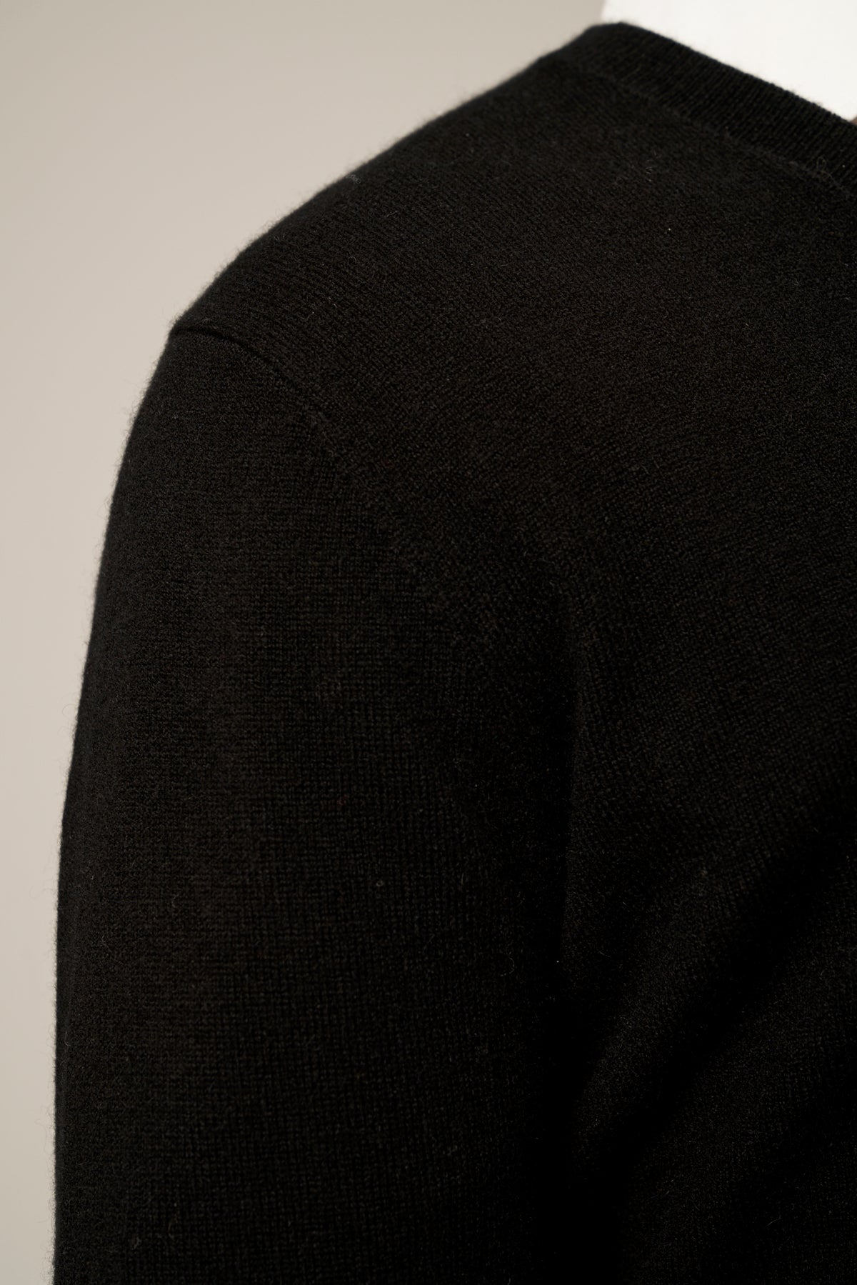 Solid V-Neck Merino Cashmere Sweater
