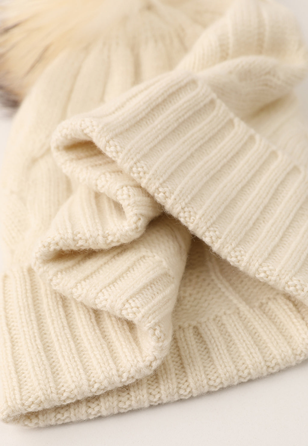 Soft Cable-Knit Cashmere Beanie