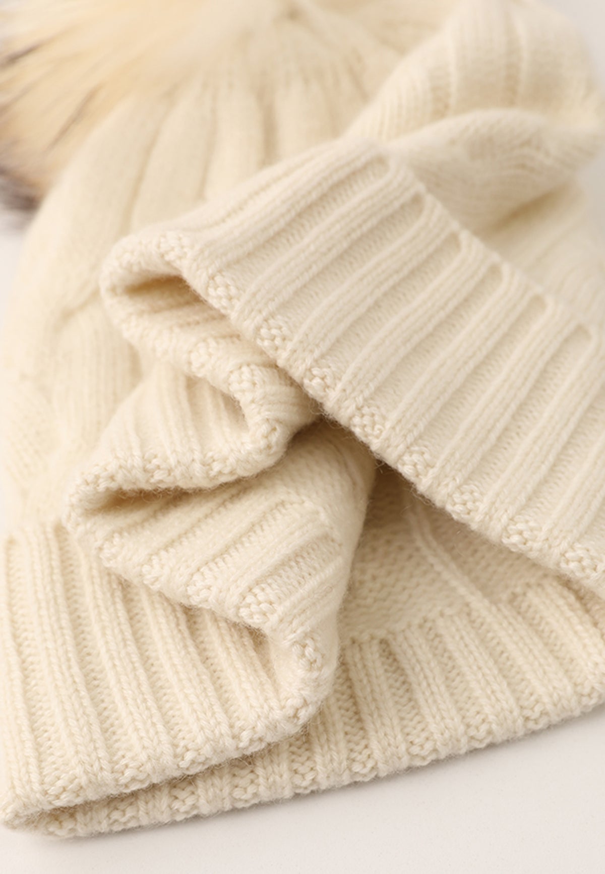 Soft Cable-Knit Cashmere Beanie